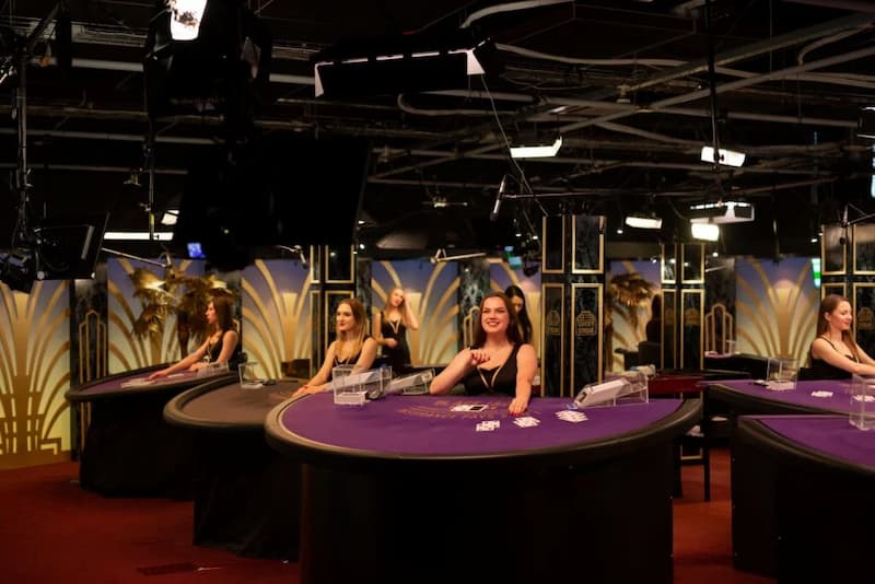 Live Casino Bsport: Casino online đẳng cấp, giải trí đỉnh cao 5 Dàn Dealer nóng bỏng